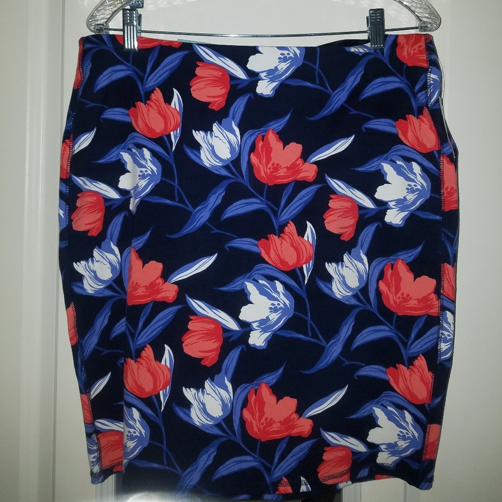 New/Never worn tulip floral pencil skirt.